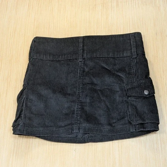 NWT Princess Polly Black Corduroy Mini Skirt Y2K Cargo Pocket Women's 4 - Picture 3 of 6